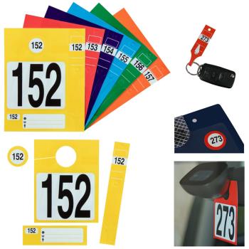 Sada visaček na klíče, zpětné zrcátko a štítků na doklady (1)